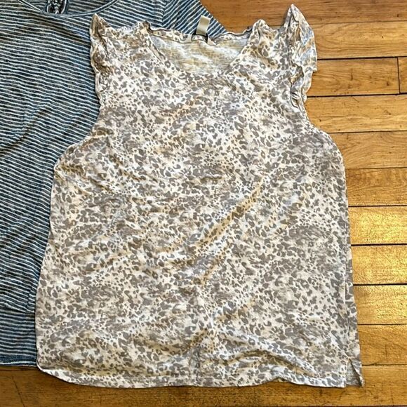 Bundle of 3 Women’s Assorted Casual Tops in Size Large - Picture 4 of 7